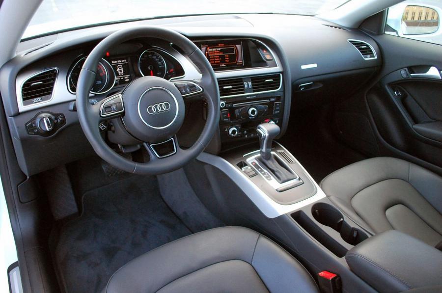 Торпедо Audi A5 Coupe 2.0T 2012 года  (NA) (фото 27 из 52)